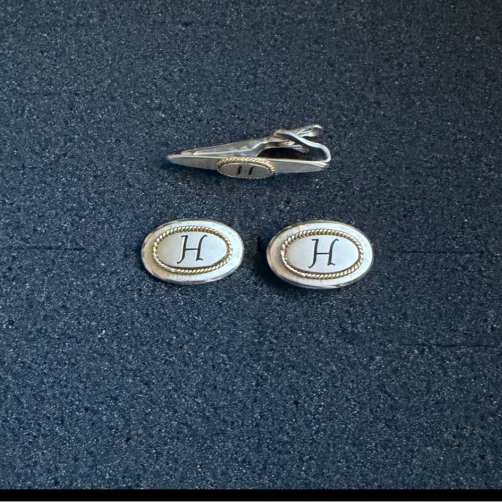 Vintage SWANK Cuff Links and Tie Clip Silvertone And Goldtone Monogram H - Picture 4 of 4